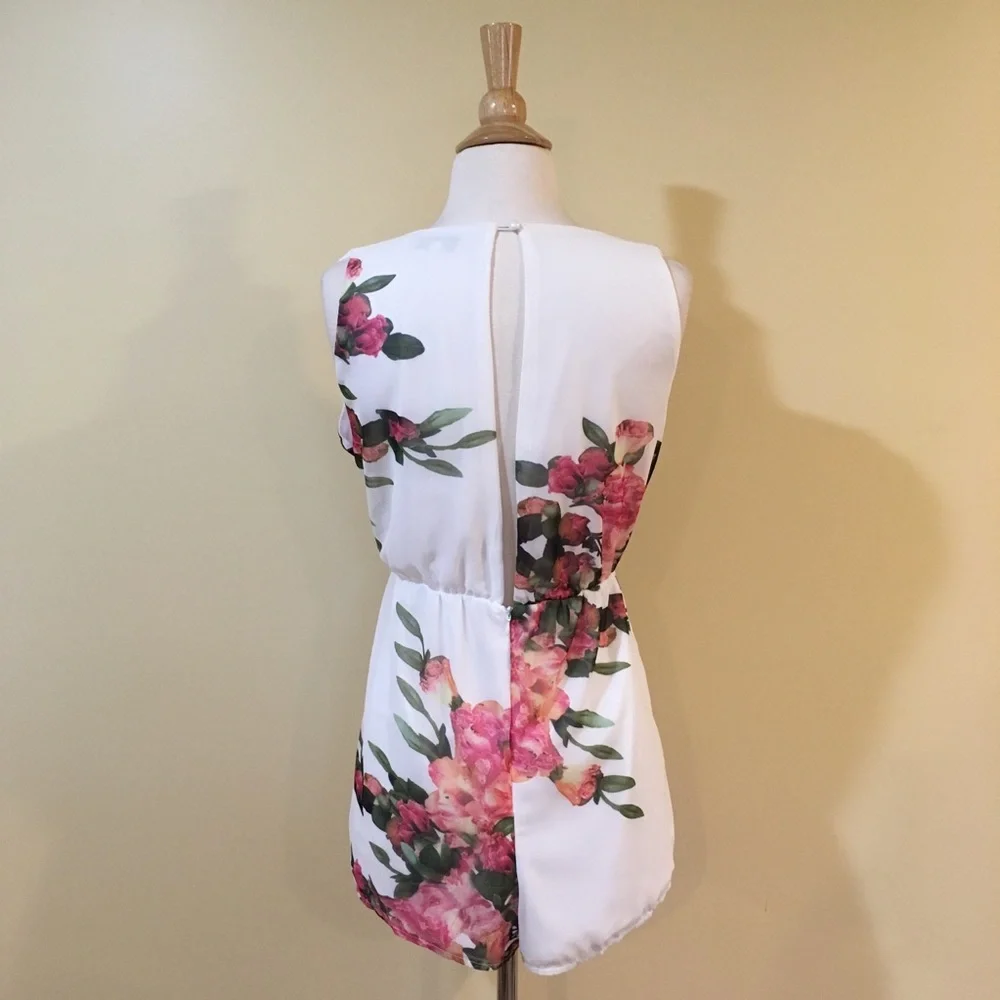 Plunging Keyhole Surplice Neckline White Floral Sleeveless Romper - Picture 5 of 7